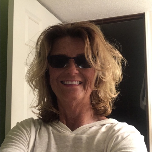 Meet your Posher, Pamela - Picture 2 of 2